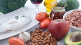 10 loại thực phẩm làm giảm cholesterol máu